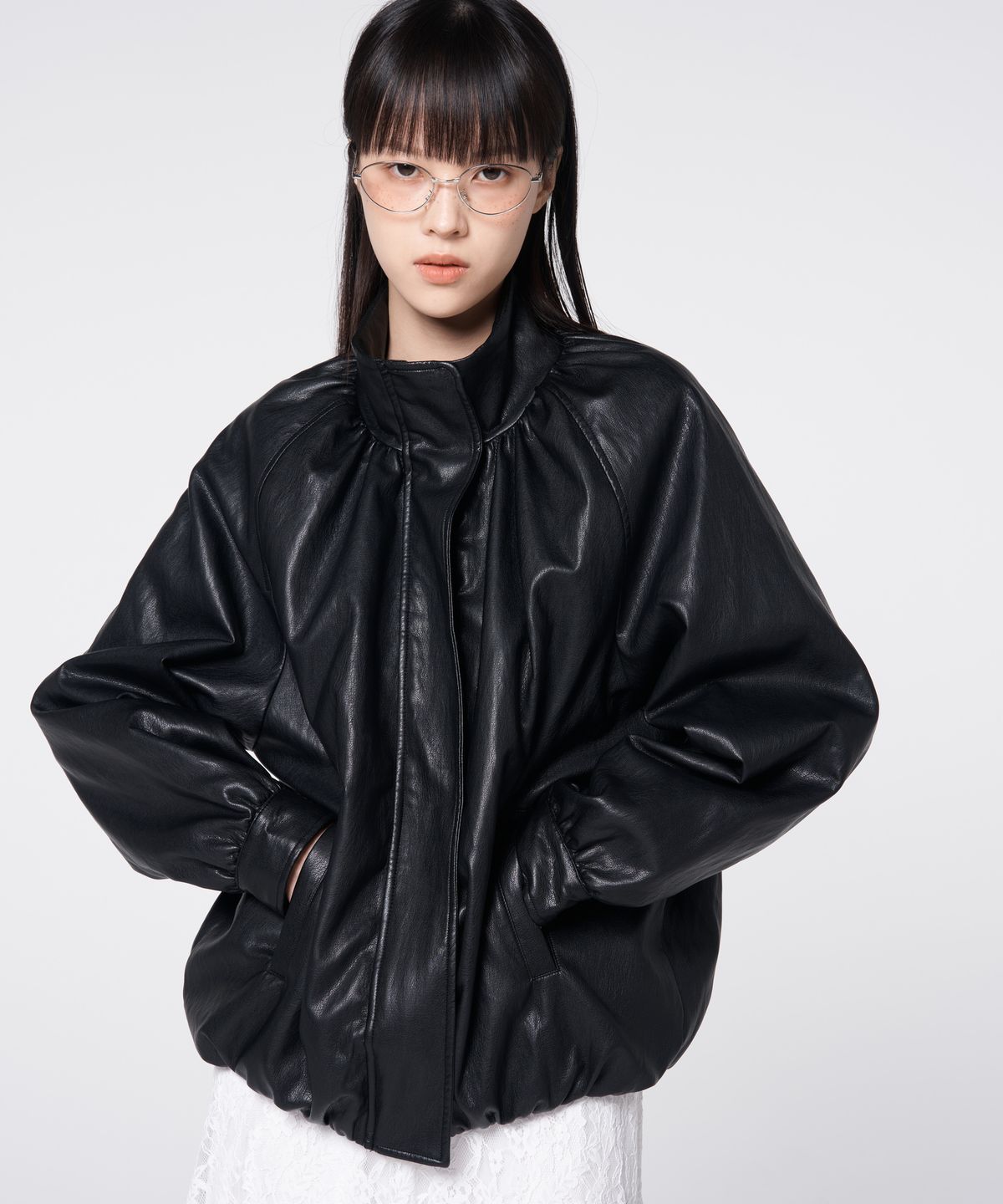 320쇼룸(320SHOWROOM) Shirring Funnel Neck Faux Leather Blouson Jacket Black(2온스 퀼팅 안감)