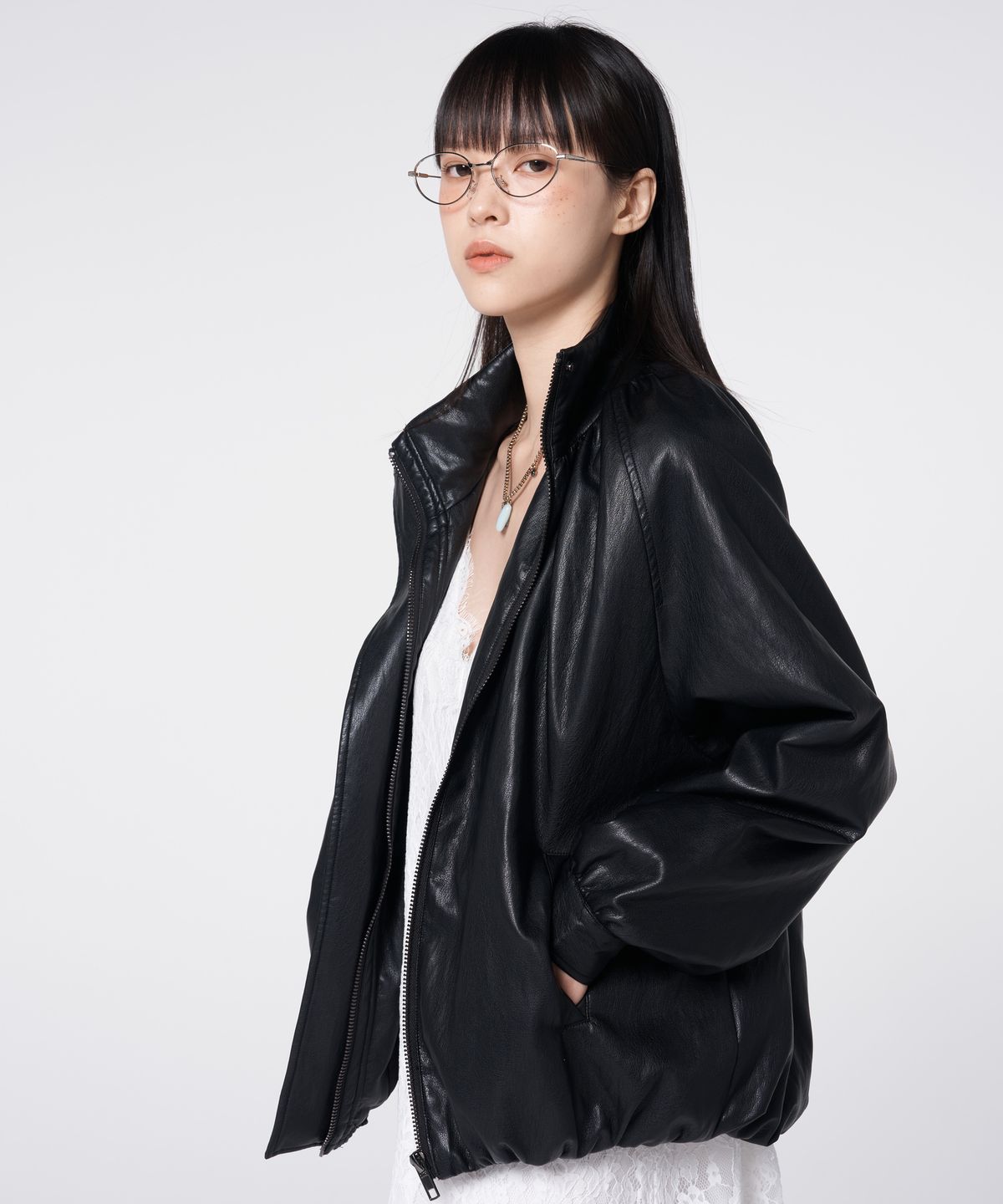 320쇼룸(320SHOWROOM) Shirring Funnel Neck Faux Leather Blouson Jacket Black(2온스 퀼팅 안감)