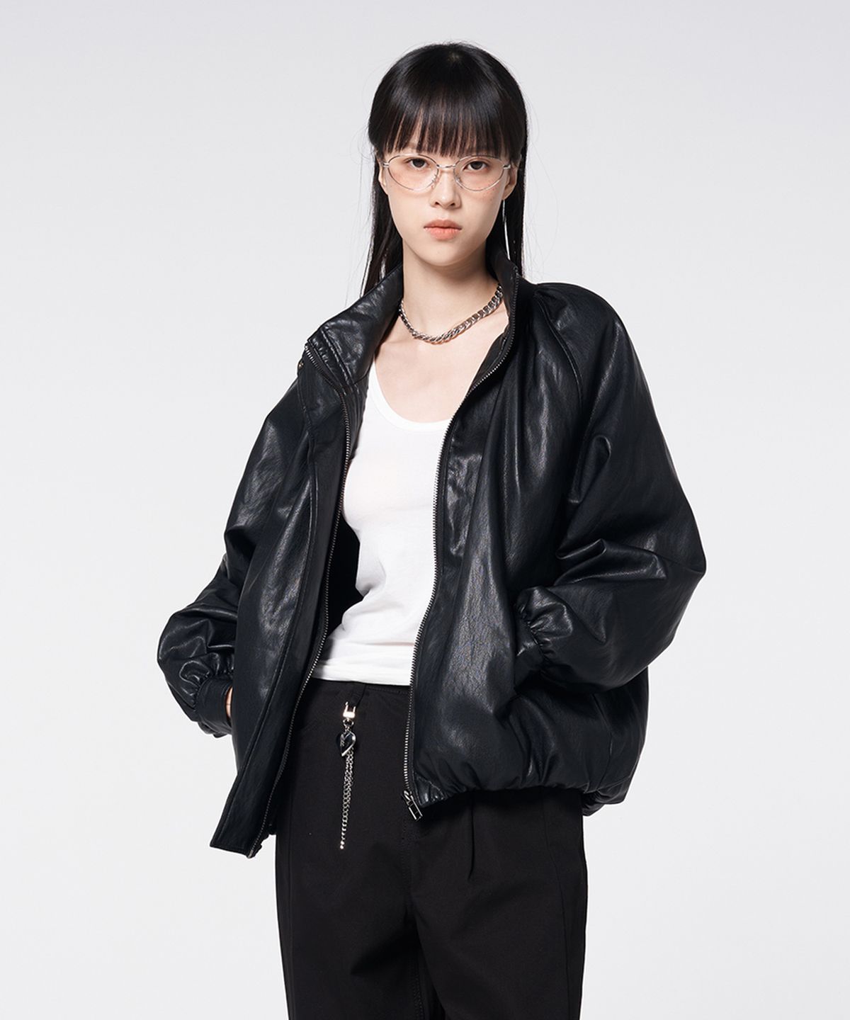 320쇼룸(320SHOWROOM) Shirring Funnel Neck Faux Leather Blouson Jacket Black(2온스 퀼팅 안감)