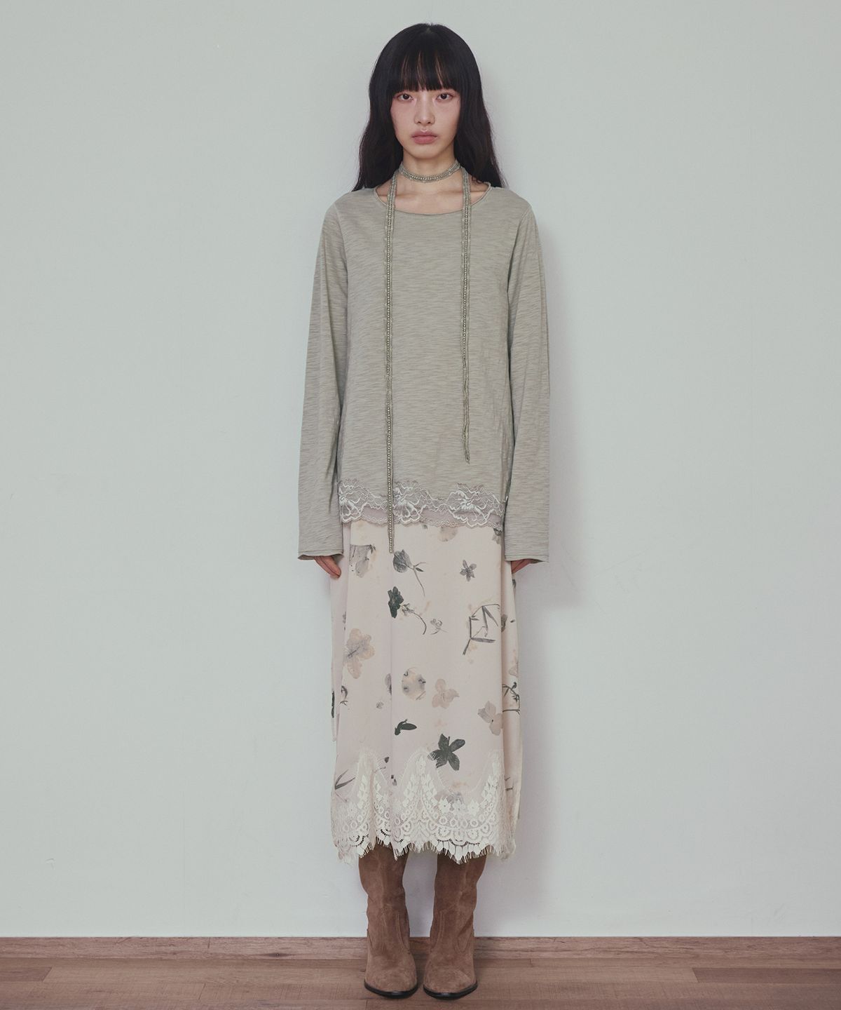 오앨(OUEL) LACE HEM TOP WITH SCARF_DUSTY OLIVE