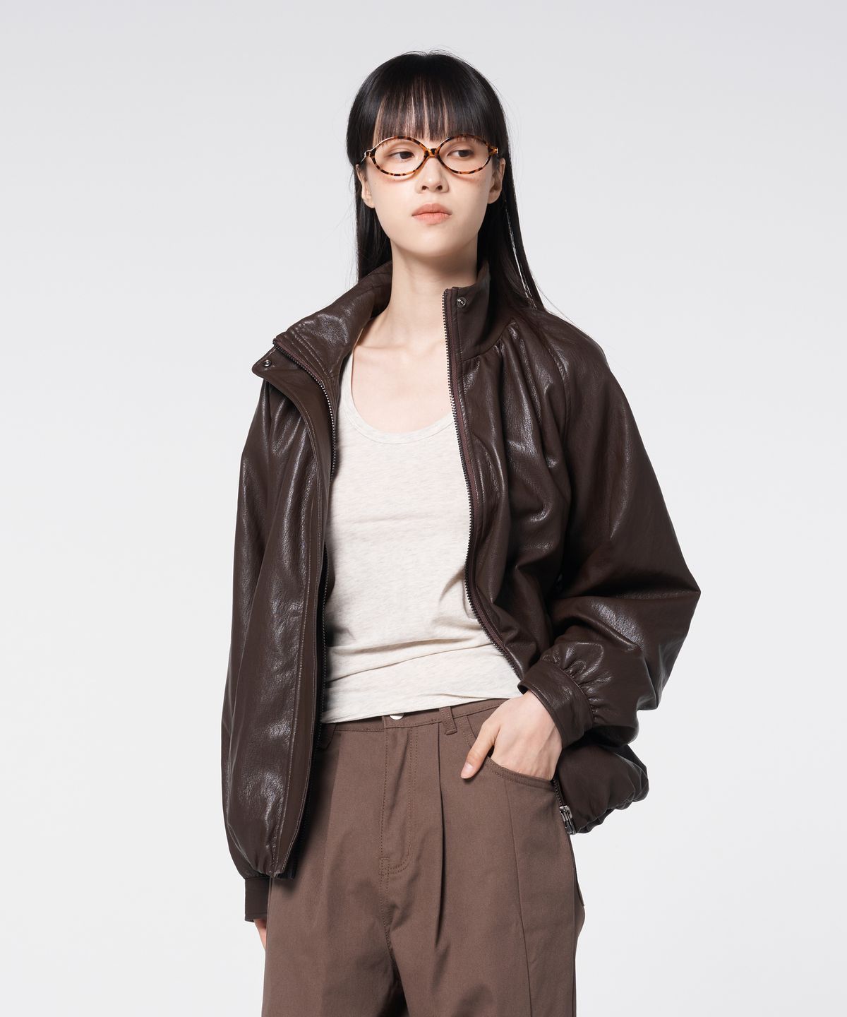 320쇼룸(320SHOWROOM) Shirring Funnel Neck Faux Leather Blouson Jacket Brown(2온스 퀼팅 안감)