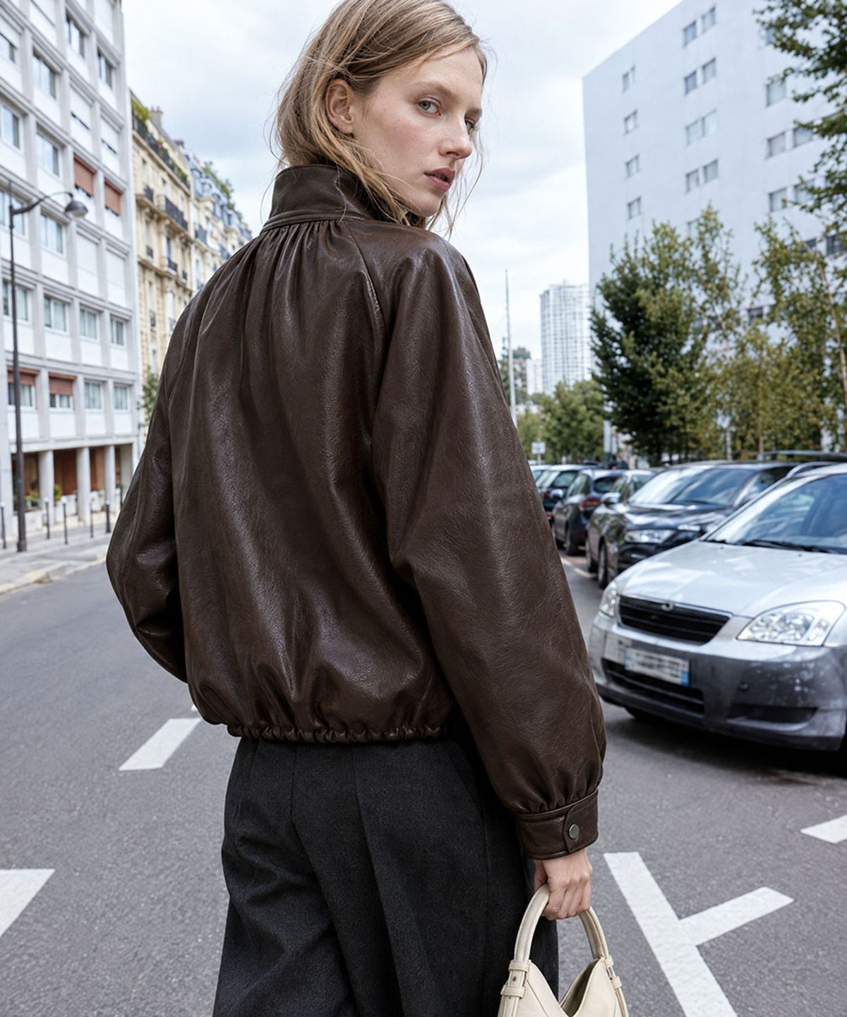 320쇼룸(320SHOWROOM) Shirring Funnel Neck Faux Leather Blouson Jacket Brown(2온스 퀼팅 안감)