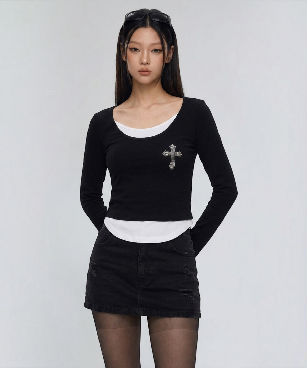 본슬리피(BORN SLIPPY) Crystal Cross Layered Long Sleeve Tee (Black)