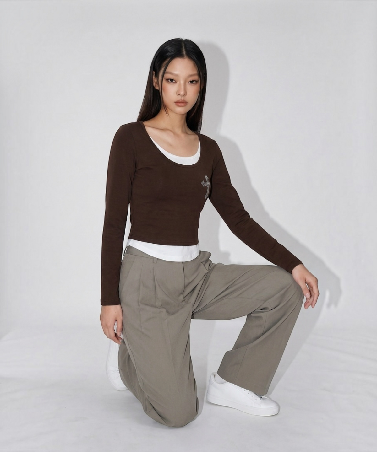 본슬리피(BORN SLIPPY) Crystal Cross Layered Long Sleeve Tee (Brown)