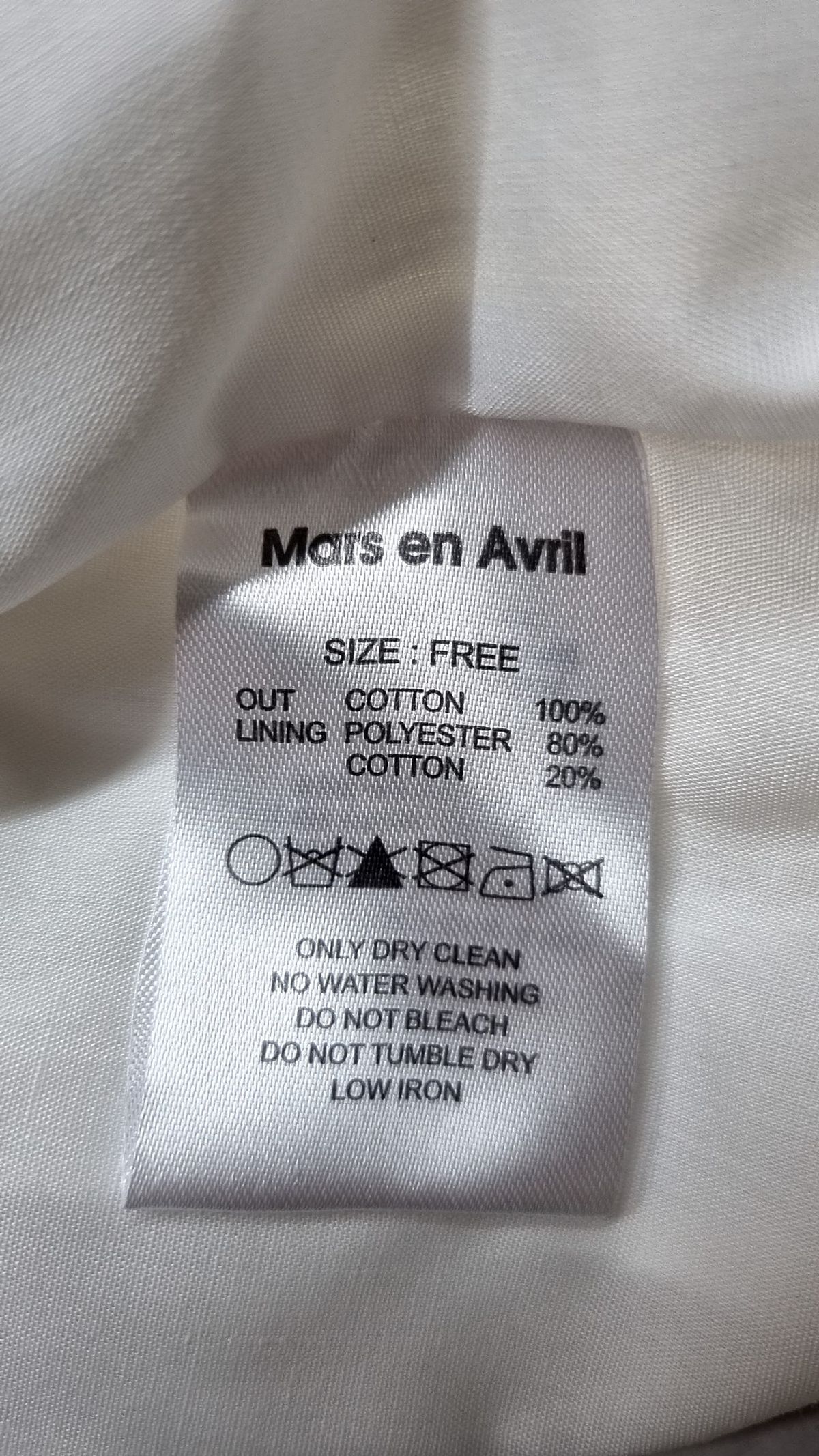 마스 언 에브릴(MARS EN AVRIL) 미니스커트 FREE