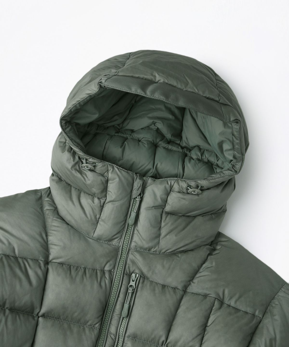 아웃스탠딩(OUTSTANDING) MUSCOVY DOWN MOUNTAIN BLOCK PARKA_ASH GREEN
