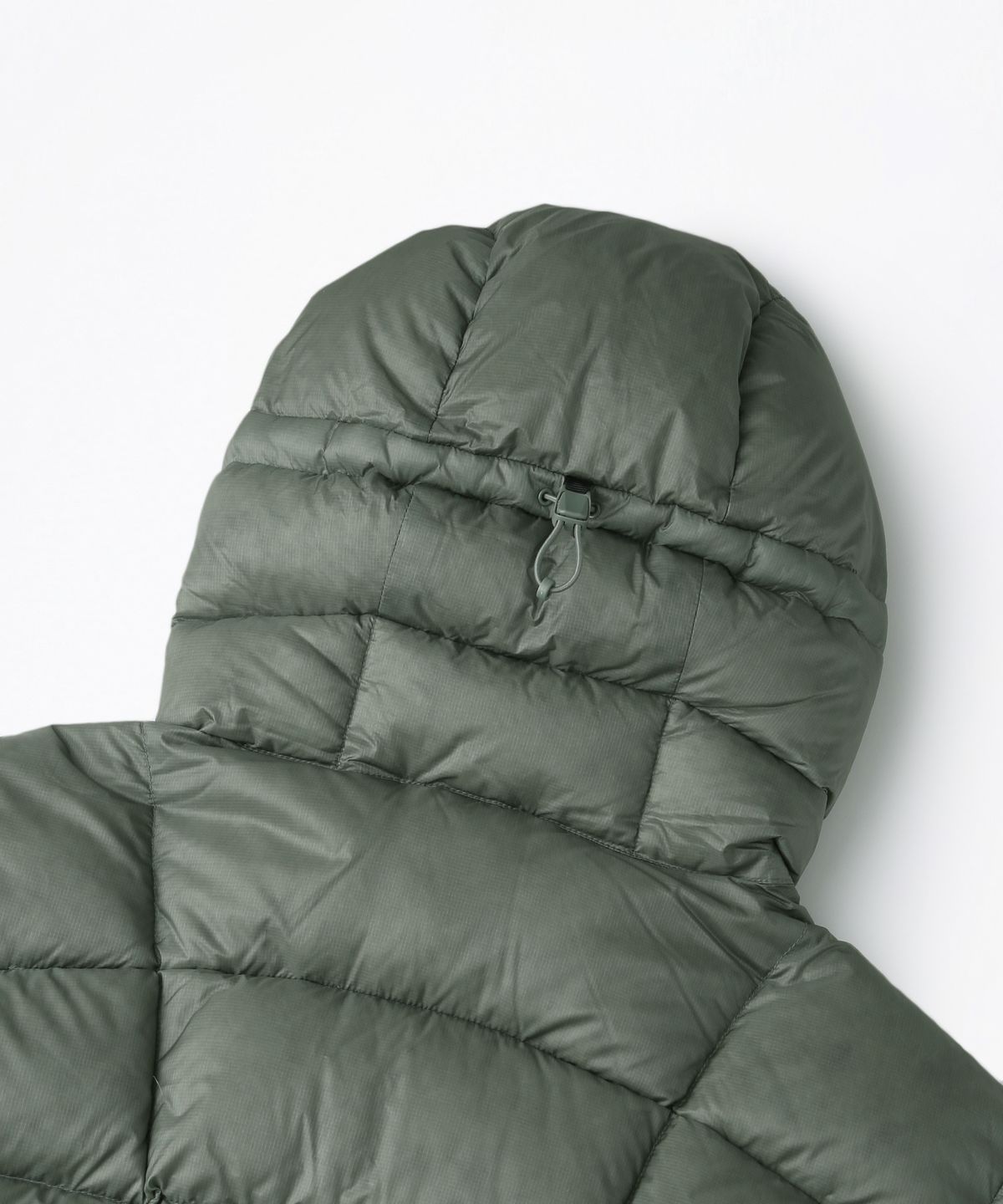 아웃스탠딩(OUTSTANDING) MUSCOVY DOWN MOUNTAIN BLOCK PARKA_ASH GREEN