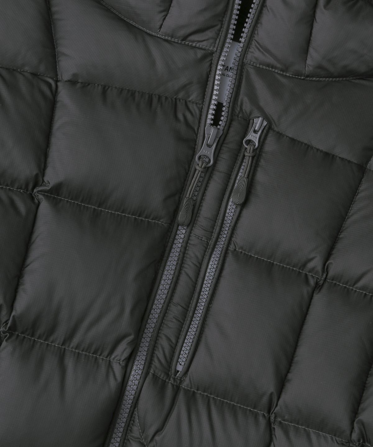 아웃스탠딩(OUTSTANDING) MUSCOVY DOWN MOUNTAIN BLOCK PARKA_CHARCOAL