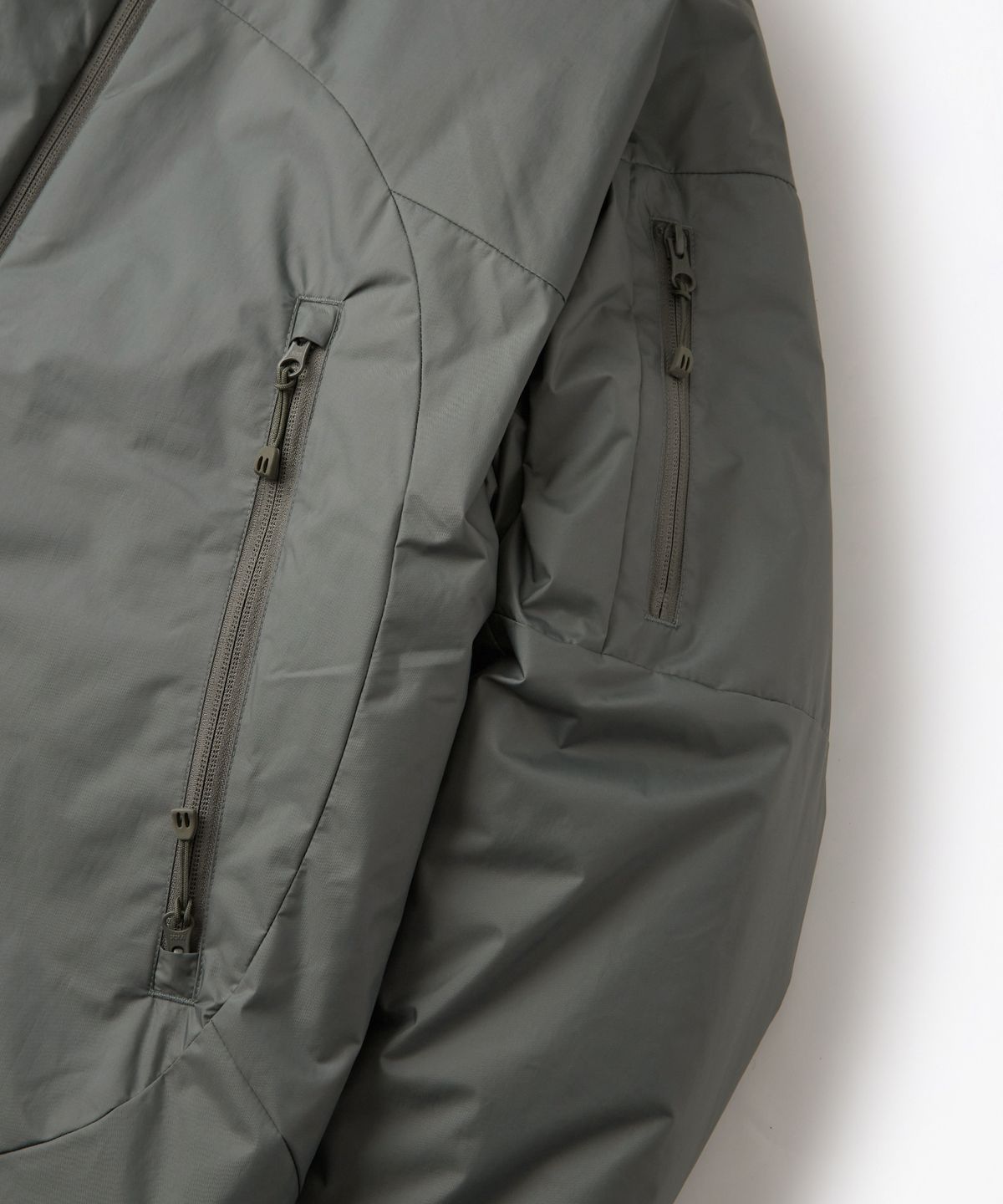 아웃스탠딩(OUTSTANDING) TORAY PRIMALOFT PCU JACKET_GRAY