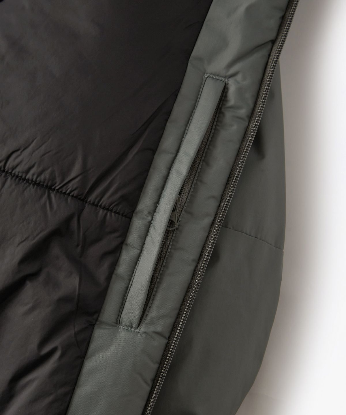 아웃스탠딩(OUTSTANDING) TORAY PRIMALOFT PCU JACKET_GRAY