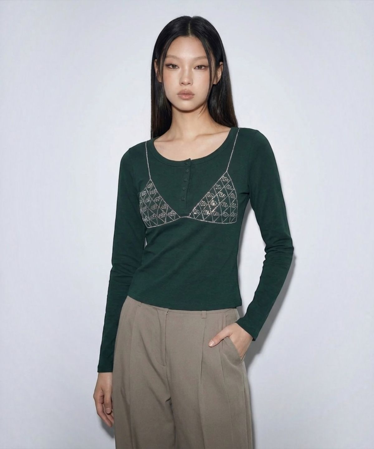 본슬리피(BORN SLIPPY) Crystal Bikini Henley Long Sleeve Tee (Green)