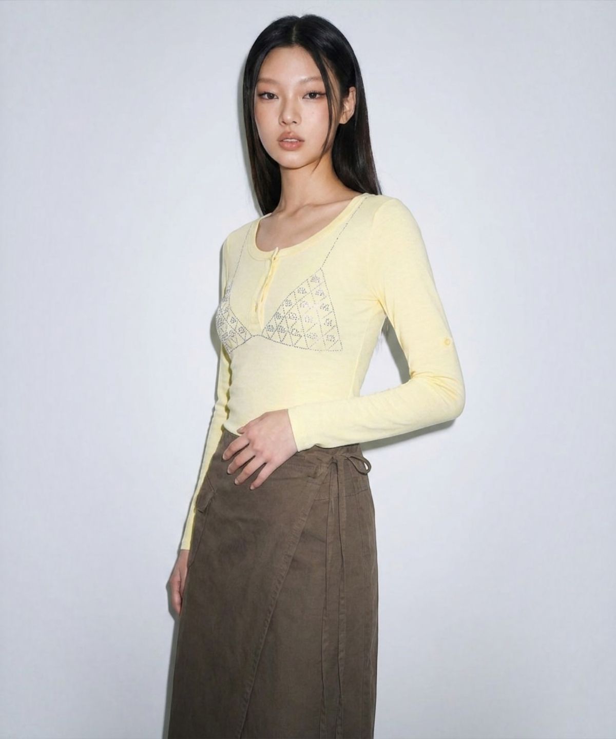 본슬리피(BORN SLIPPY) Crystal Bikini Henley Long Sleeve Tee (Yellow)