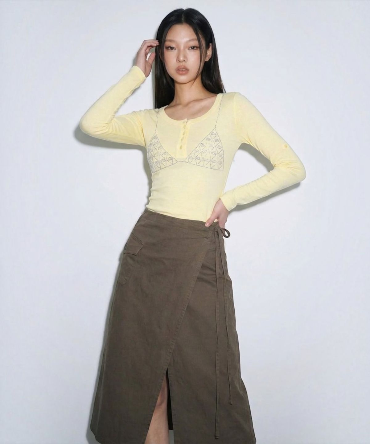 본슬리피(BORN SLIPPY) Crystal Bikini Henley Long Sleeve Tee (Yellow)