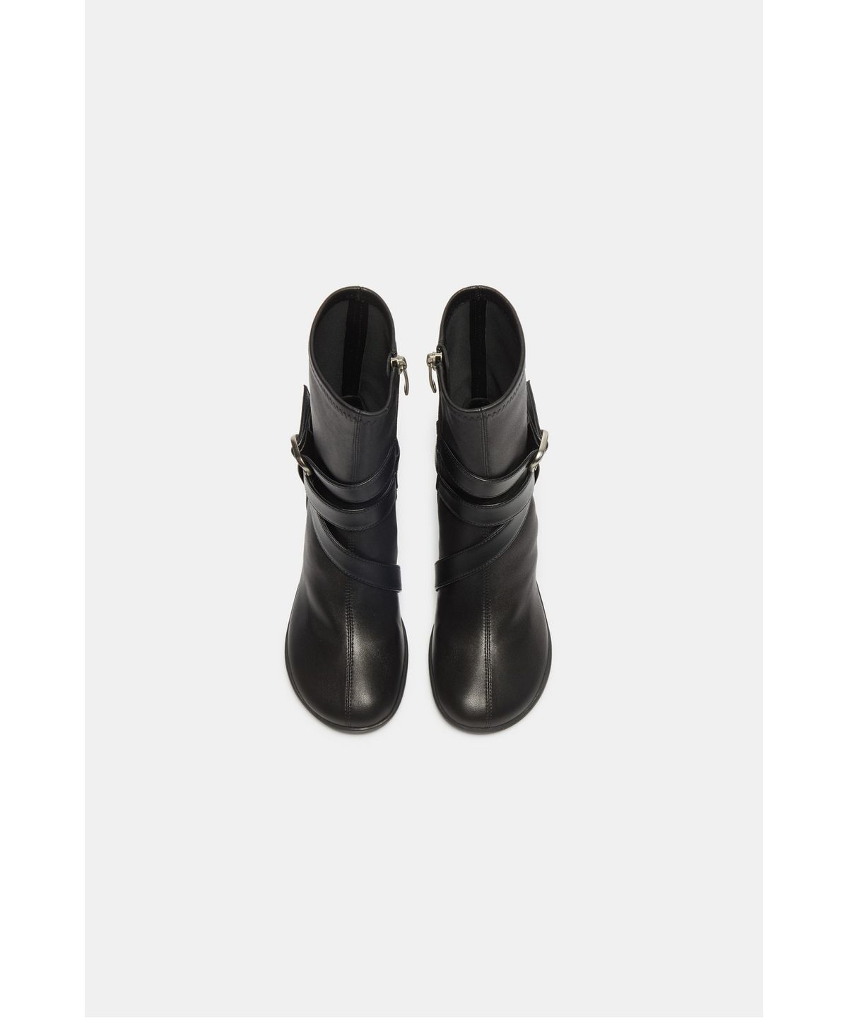 슈콤마보니(SUECOMMA BONNIE) Wrap buckle ankle boots(black)_DG3CW26503BLK