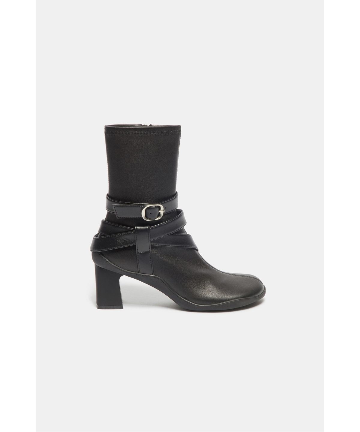 슈콤마보니(SUECOMMA BONNIE) Wrap buckle ankle boots(black)_DG3CW26503BLK