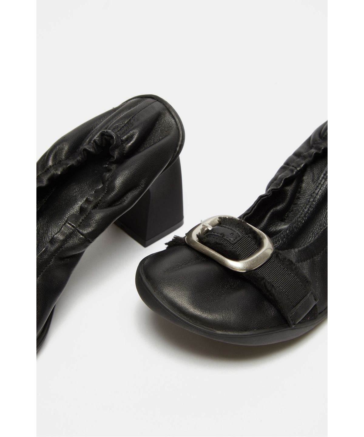 슈콤마보니(SUECOMMA BONNIE) Shirred buckle pump(black)_DG1BA26510BLK