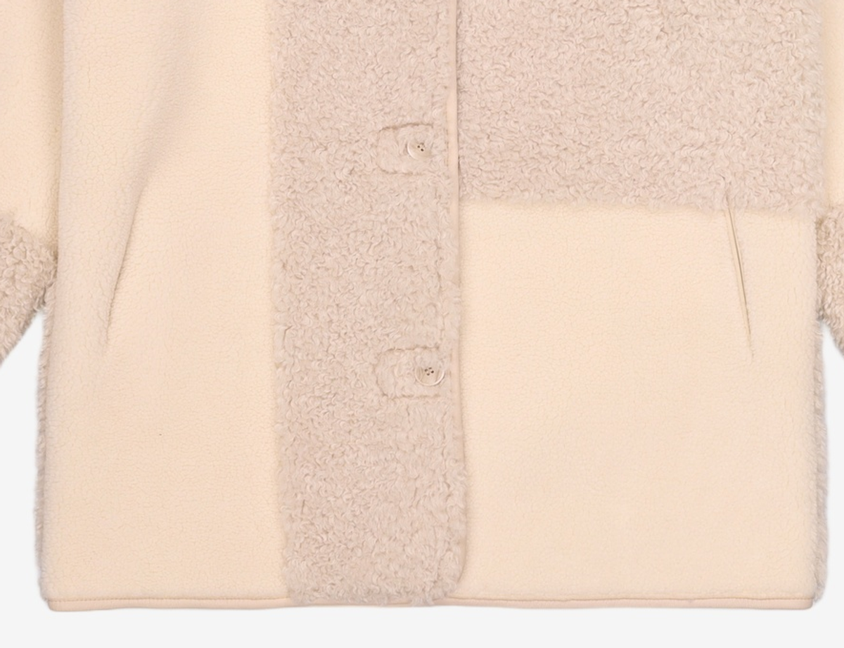 룩캐스트(LOOKAST) IVORY LUMI REVERSIBLE SHEARING JACKET ONE