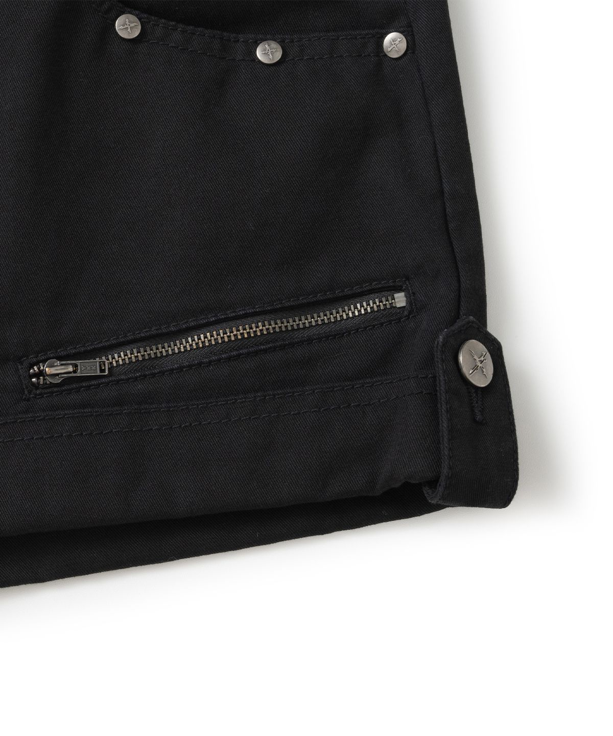낫포너드(NOT4NERD) W Eyelet Studded Roll Up Utility Shorts - Black