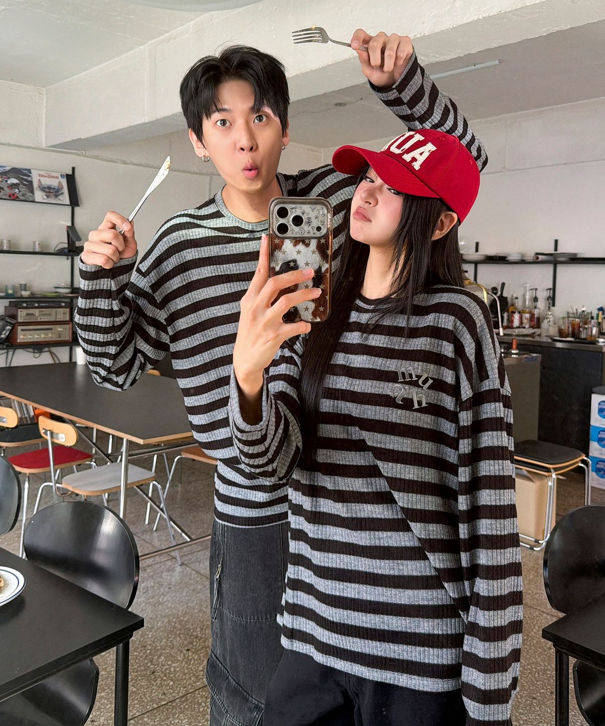 무아무아(MUAHMUAH) 아치 로고 포인트 볼캡 [레드]