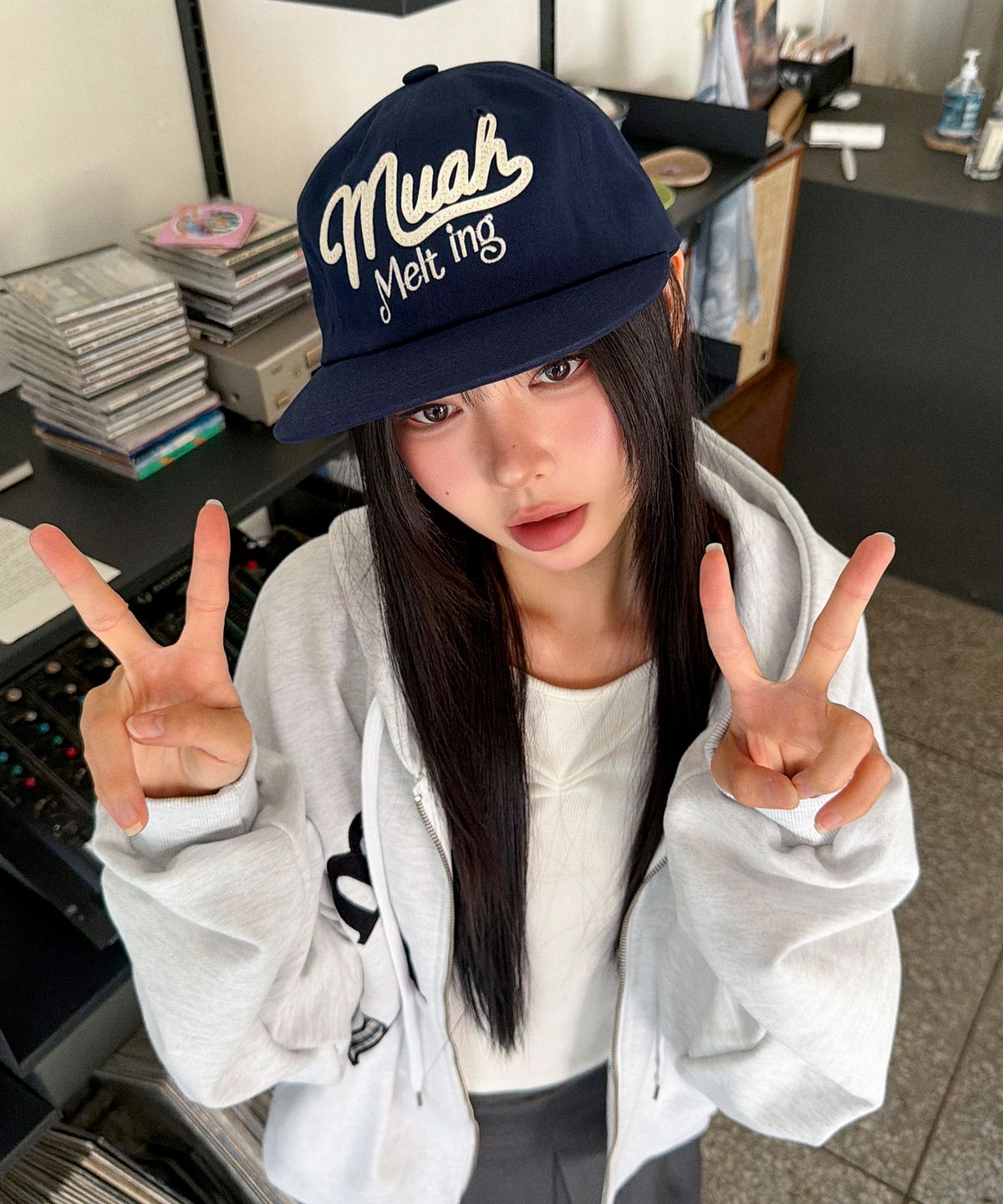 무아무아(MUAHMUAH) 레터링 무아 스냅백 [네이비]