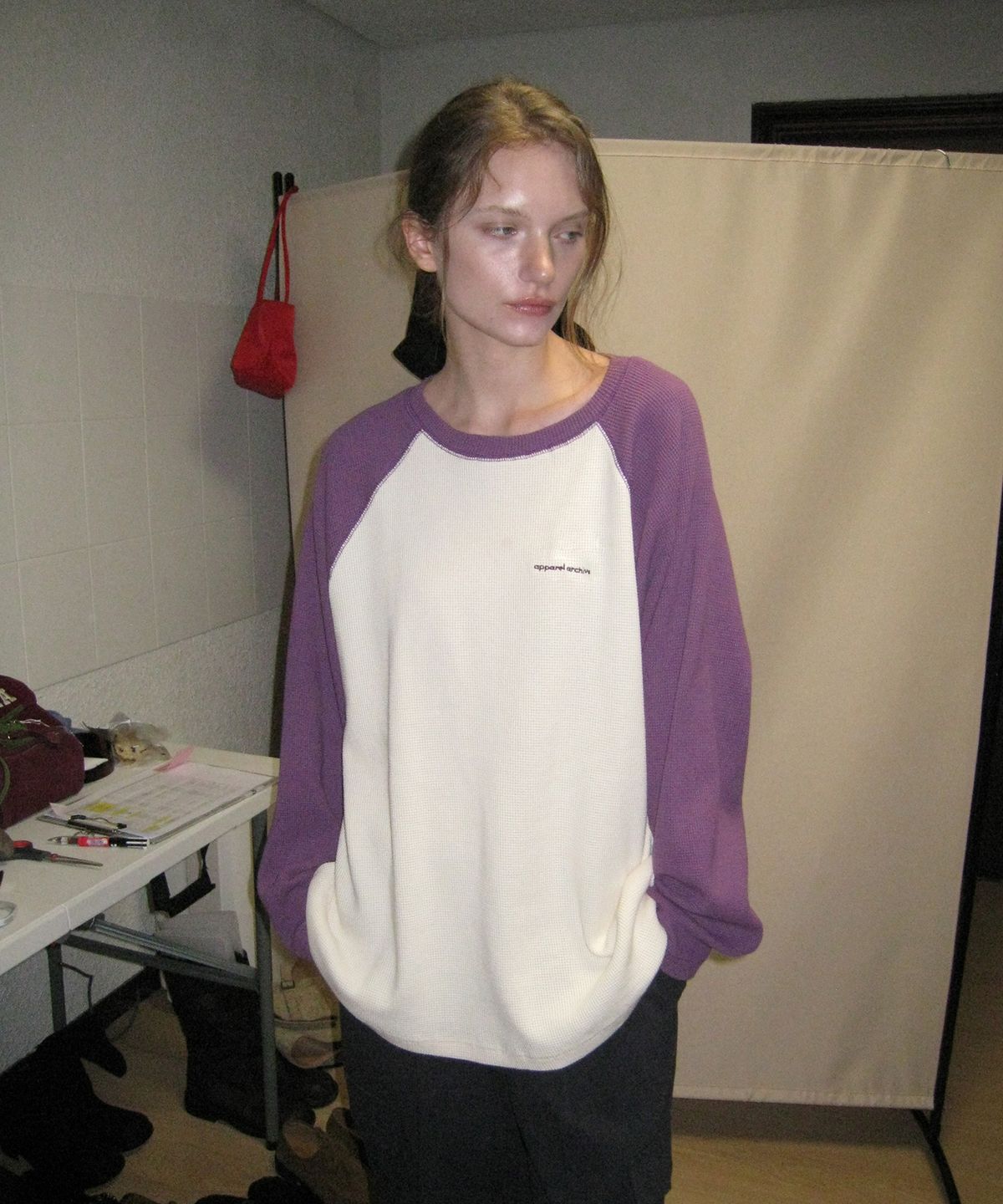 어패럴아카이브(APPAREL ARCHIVE) Moor waffle raglan long sleeve tee - Purple