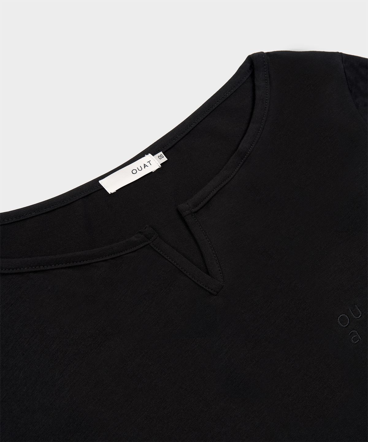 오우앗(OUAT) 슬림 넥 롱슬리브  티셔츠 (BLACK)