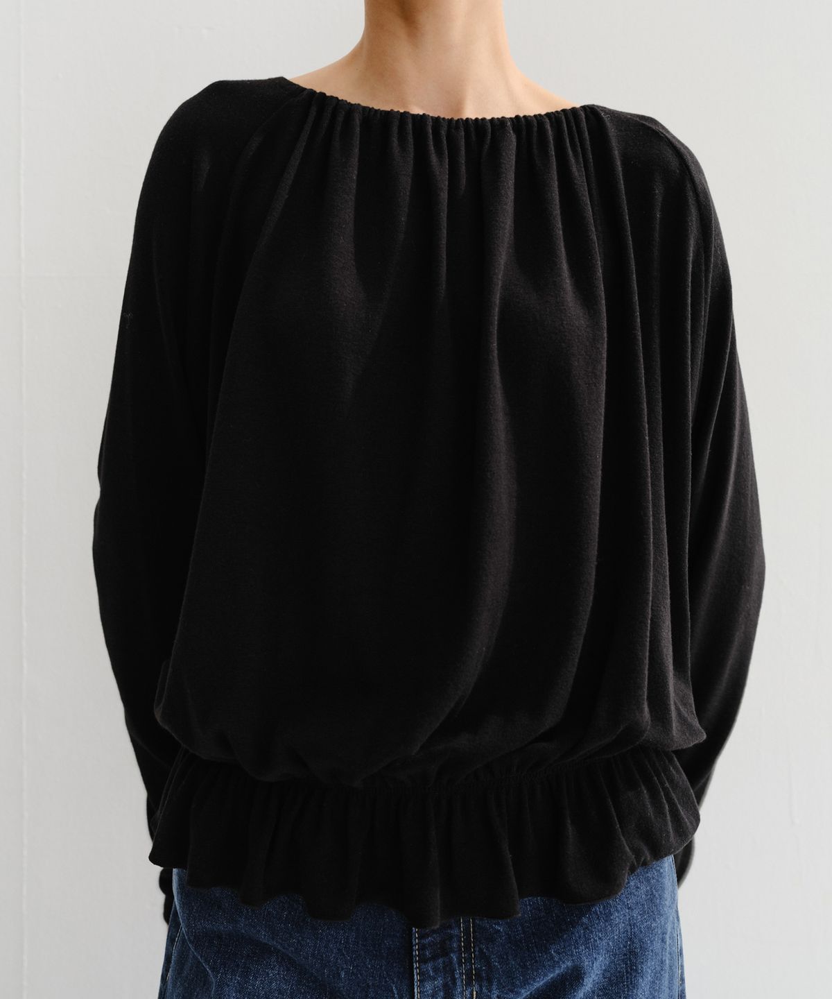 이아(EAAH) WOOL SHIRRING BANDING TOP (BLACK)