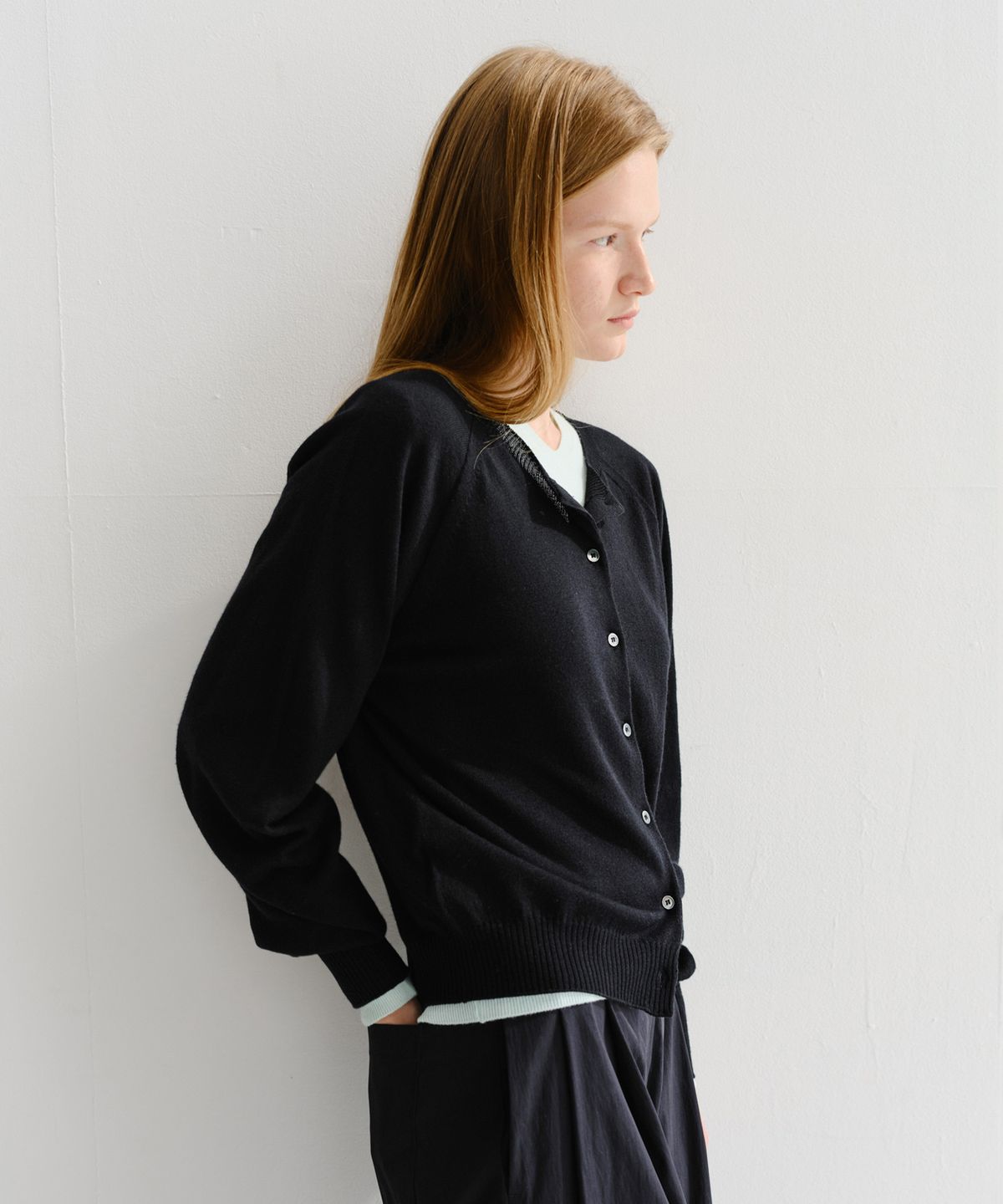 이아(EAAH) LUA ROUND SLEEVE CARDIGAN (BLACK)