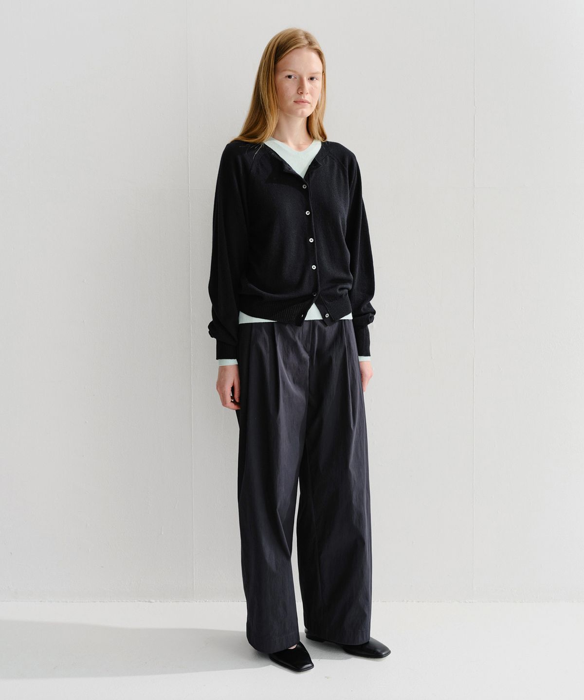 이아(EAAH) LUA ROUND SLEEVE CARDIGAN (BLACK)