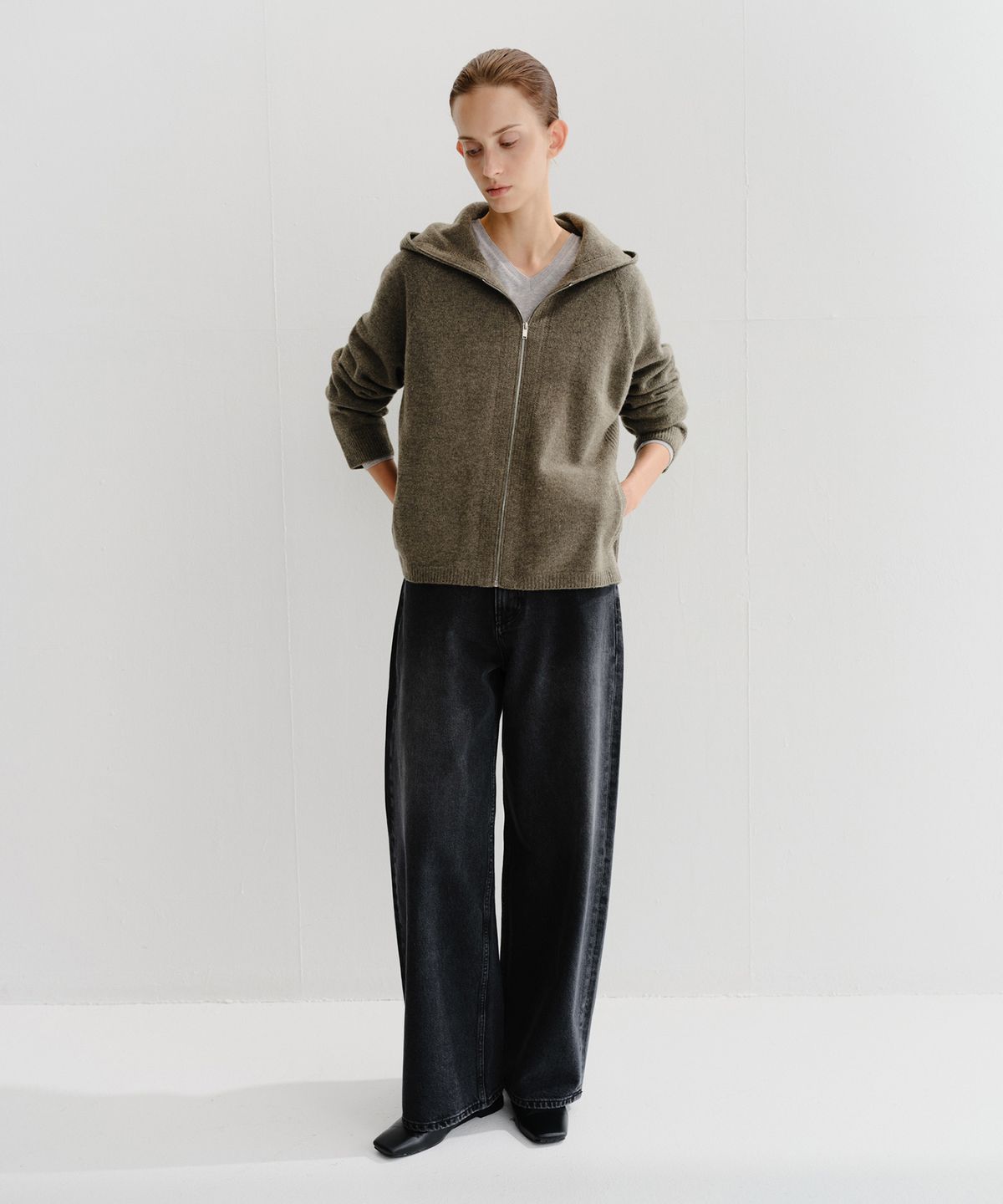 이아(EAAH) AUSTIN CASHMERE HOODIE ZIP UP (KHAKI)