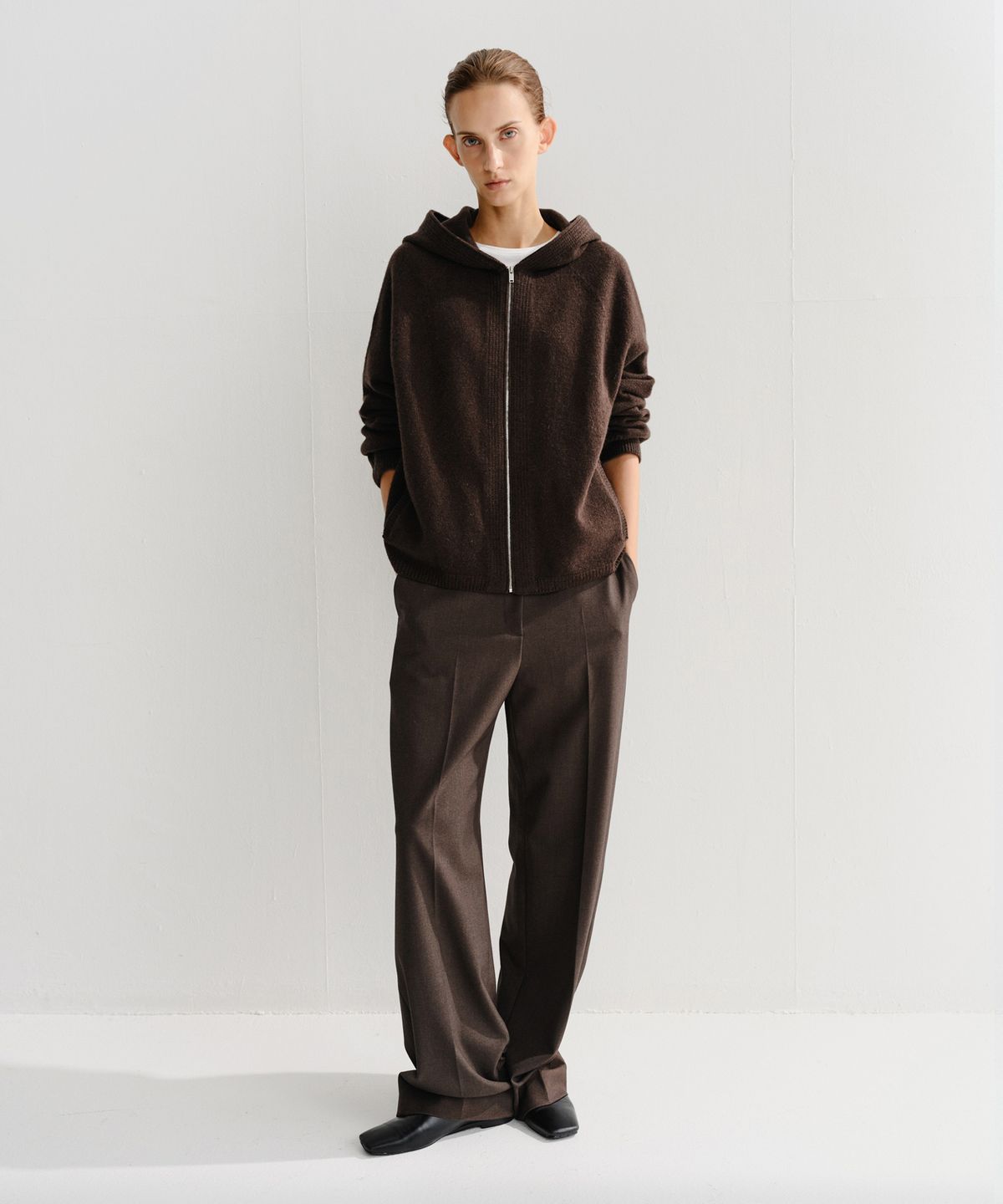 이아(EAAH) AUSTIN CASHMERE HOODIE ZIP UP (BROWN)