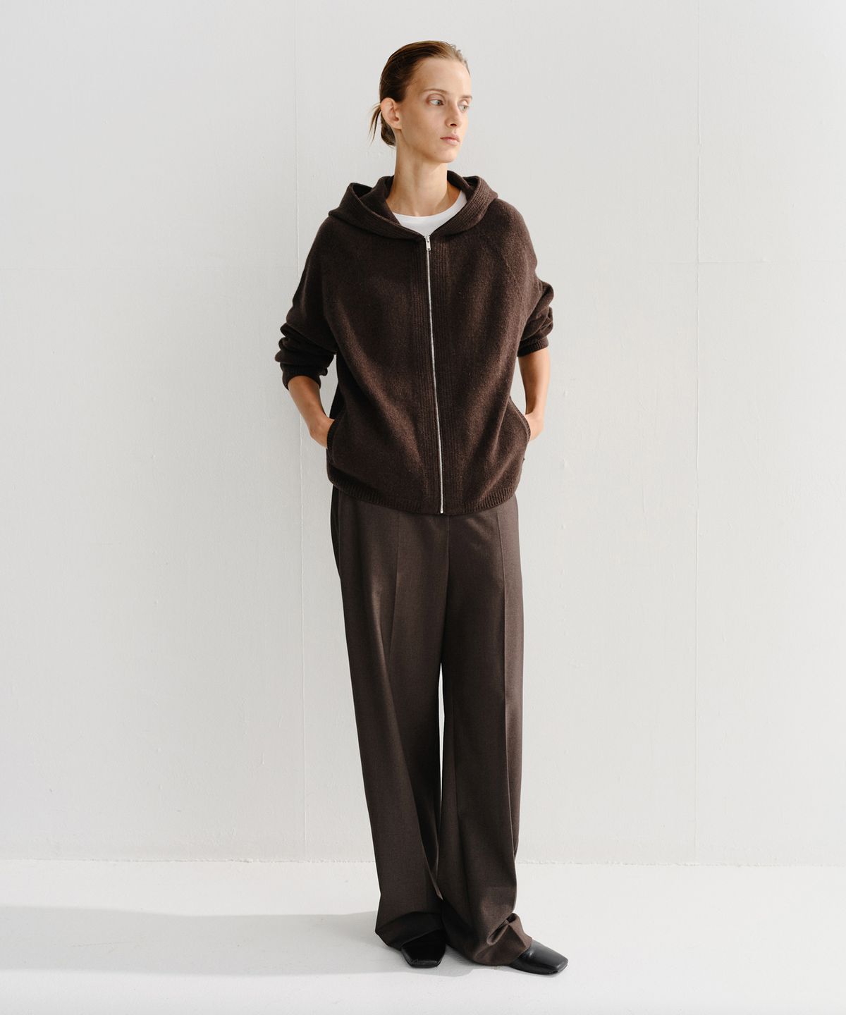 이아(EAAH) AUSTIN CASHMERE HOODIE ZIP UP (BROWN)