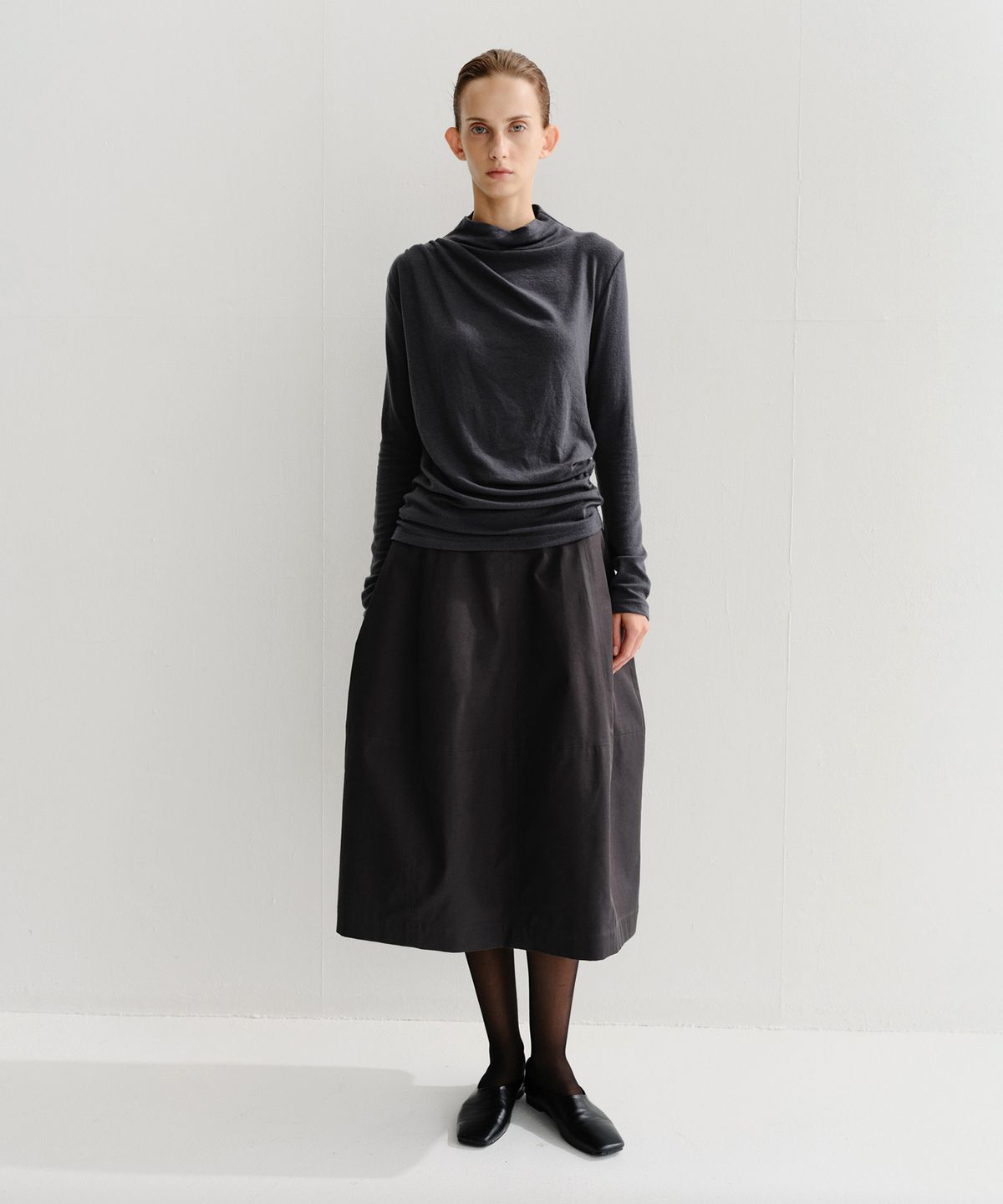 이아(EAAH) WOOL SHIRRING TOP (CHARCOAL)