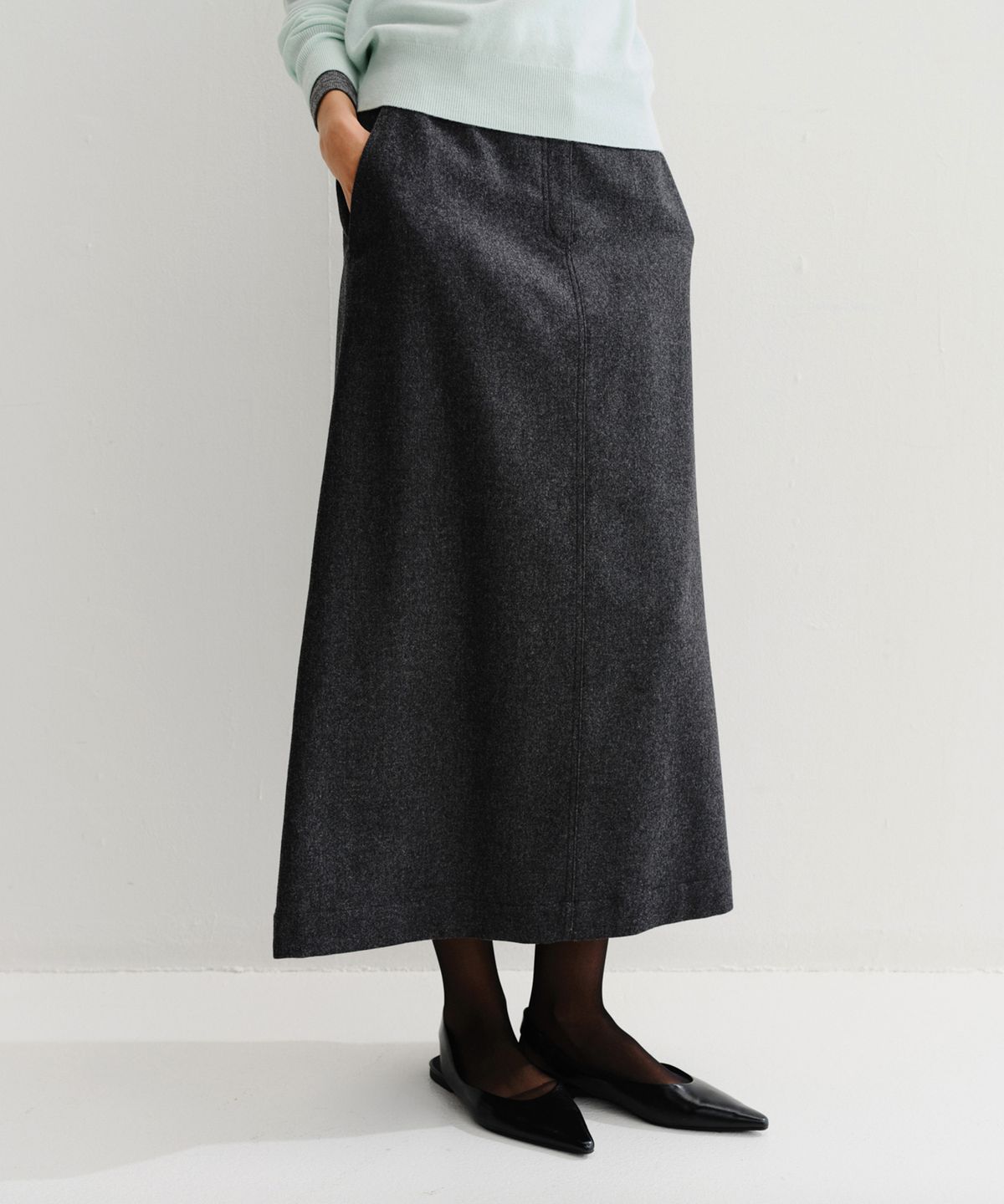 이아(EAAH) LOE MAXI SKIRT (CHARCOAL)