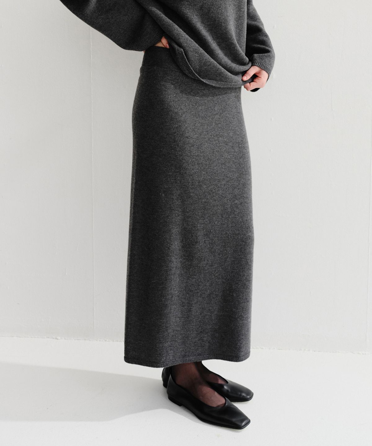 이아(EAAH) ENRI WOOL KNIT SKIRT (CHARCOAL)