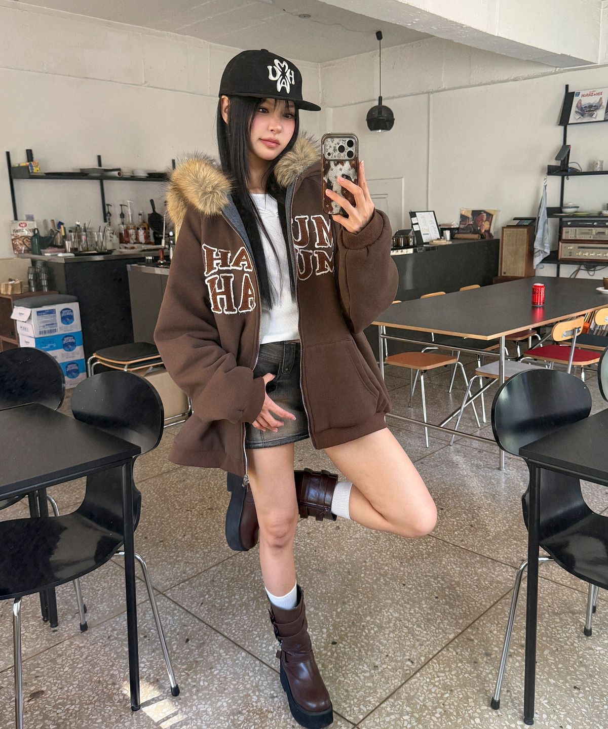 무아무아(MUAHMUAH) 엠브로이더리 로고 스냅백 [블랙]