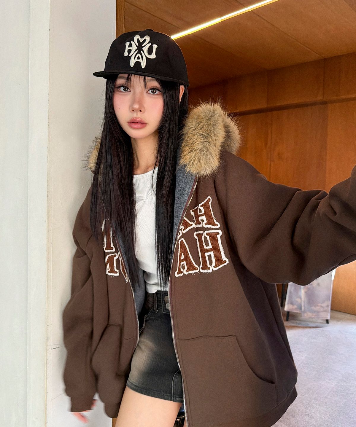 무아무아(MUAHMUAH) 엠브로이더리 로고 스냅백 [블랙]