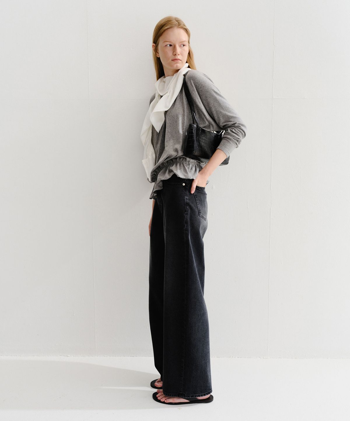 이아(EAAH) HEY CASHMERE SHIRRING MUFFLER (IVORY)