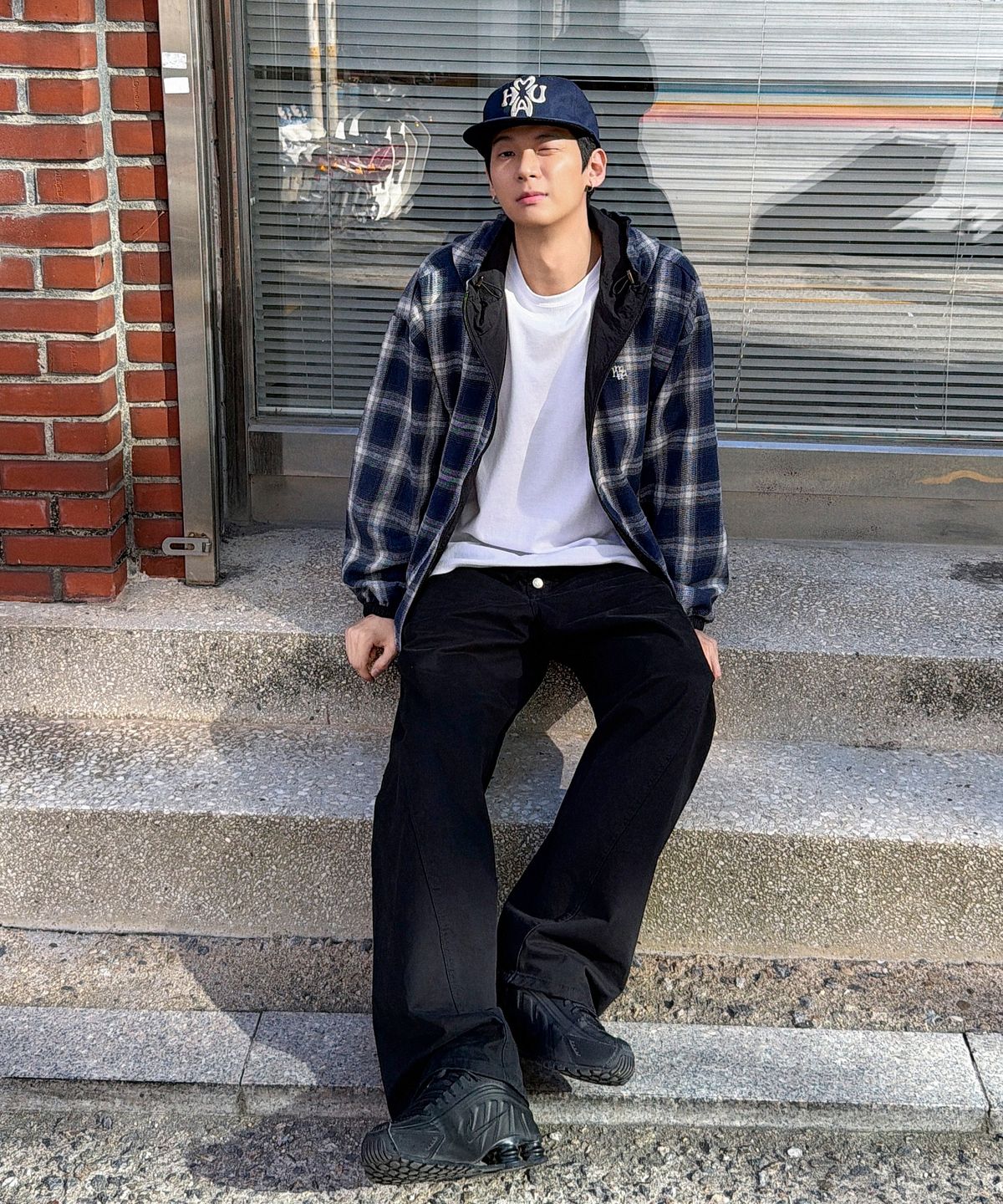 무아무아(MUAHMUAH) 엠브로이더리 로고 스냅백 [네이비]