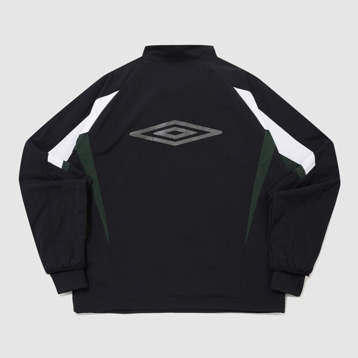 엄브로(UMBRO) 아이코닉 웜업 하이넥 피스테 블랙 UR321SWT98