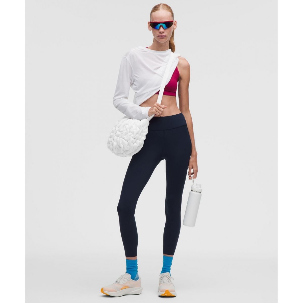 룰루레몬(LULULEMON) 퀼티 퍼프 크로스바디 백 4.7L  WHT SLVR