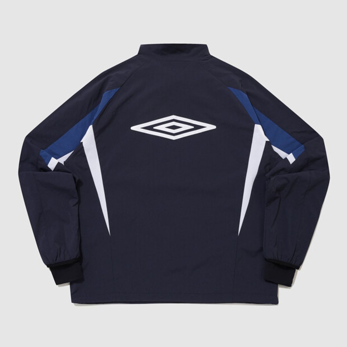 엄브로(UMBRO) 아이코닉 웜업 하이넥 피스테 네이비 UR321SWT98
