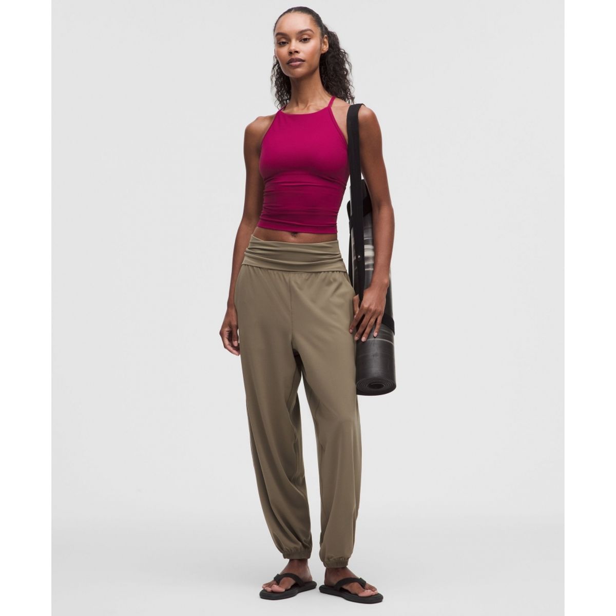 룰루레몬(LULULEMON) 플로우 Y 하이넥 탱크탑 *라이트 서포트, B C컵  RARV