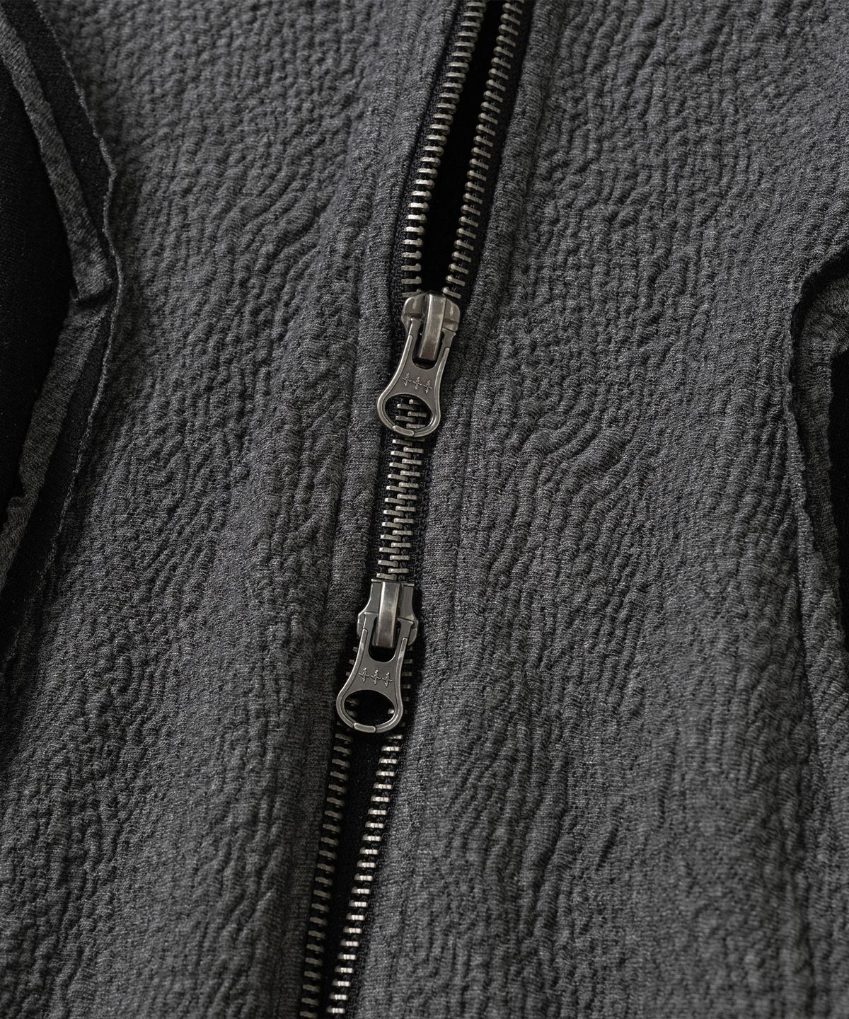 낫포너드(NOT4NERD) Raw Edge Reverse Gauze Panel Zip Up - Charcoal