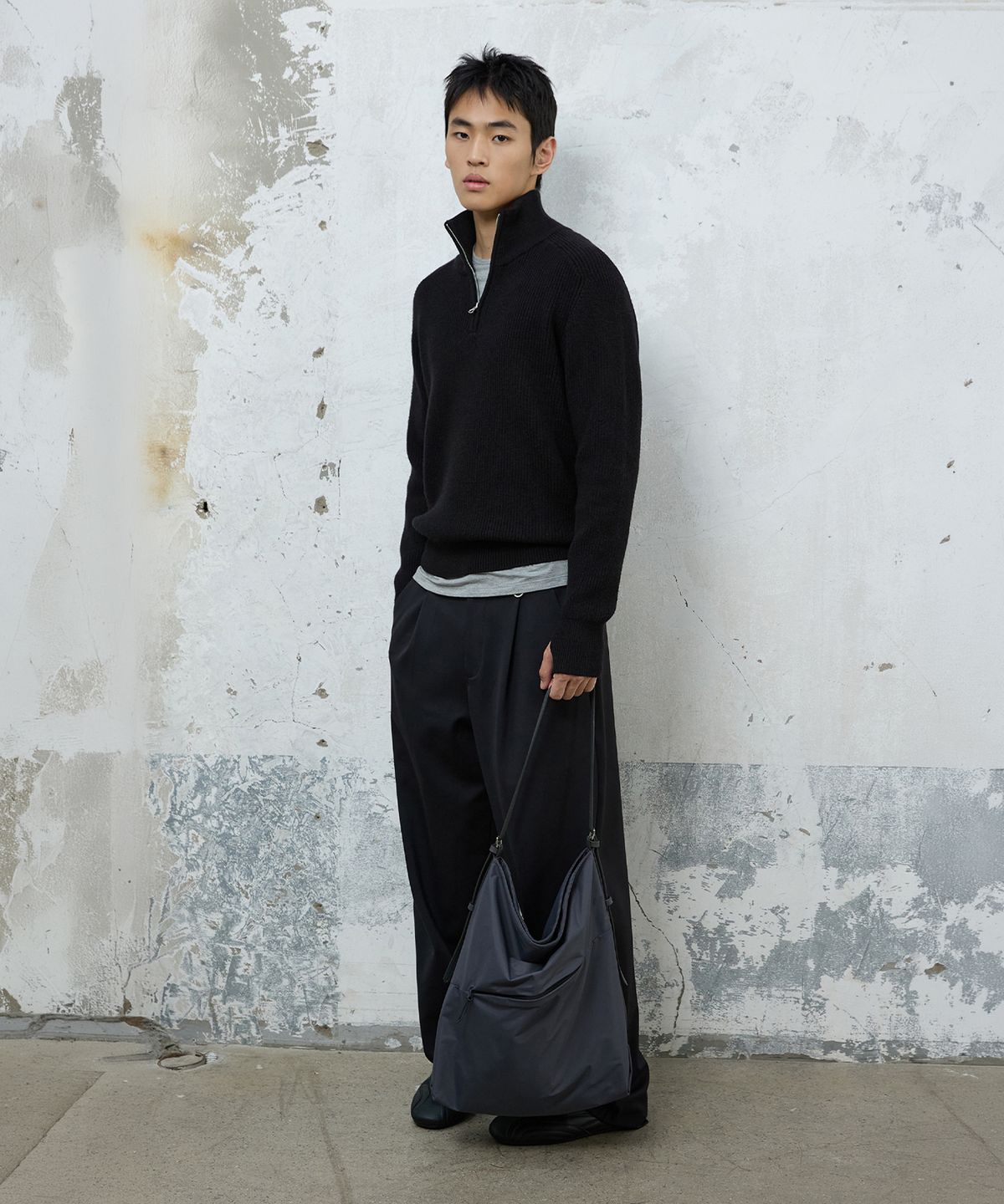 미치코런던 스포츠(MICHIKO LONDON SPORTS) 리브드 하이넥 하프집업 니트 블랙