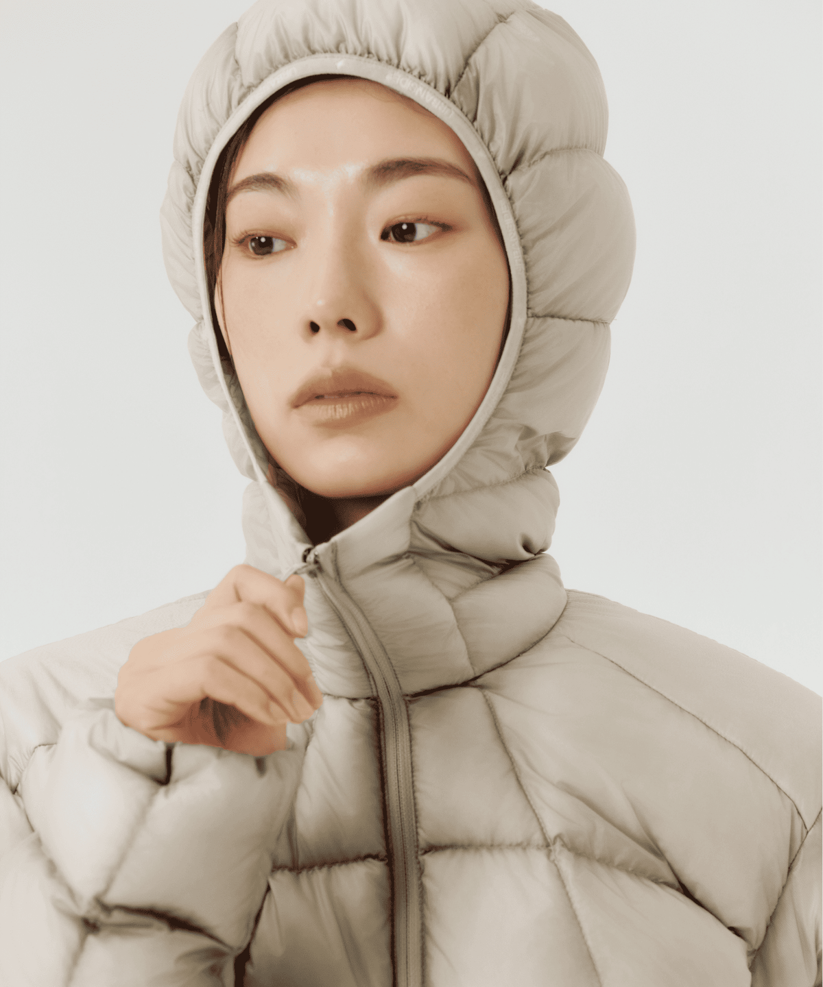 어반사이드 어패럴(URBANSIDE APPAREL) 에일러론 울트라 1000 SUL 7D 후드 다운 재킷