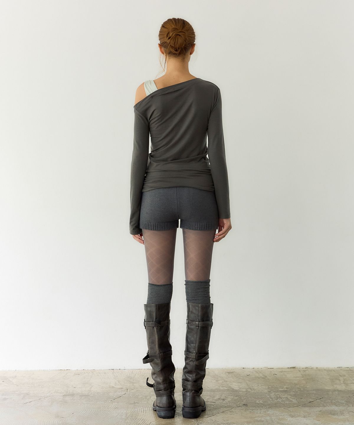 페이네틱(PAINETIC) Twist Contrast One-Shoulder Tee (CHARCOAL)