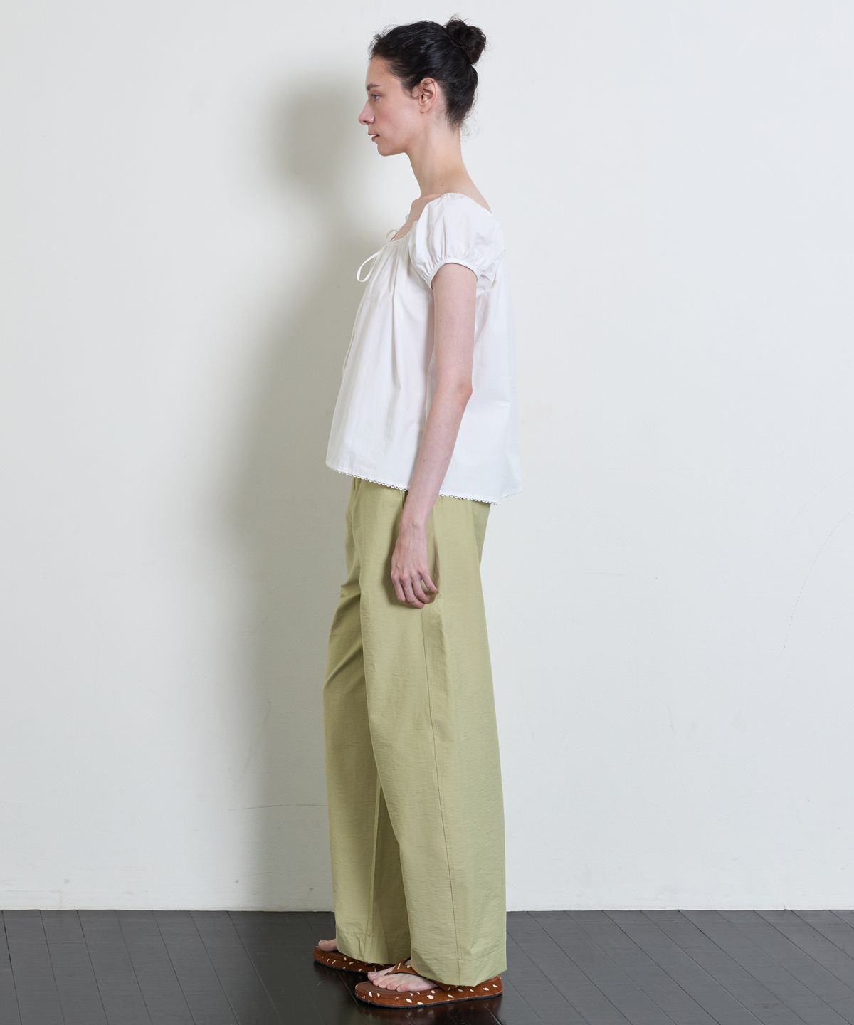 누베르(NUVERE) Scope Pants Lime