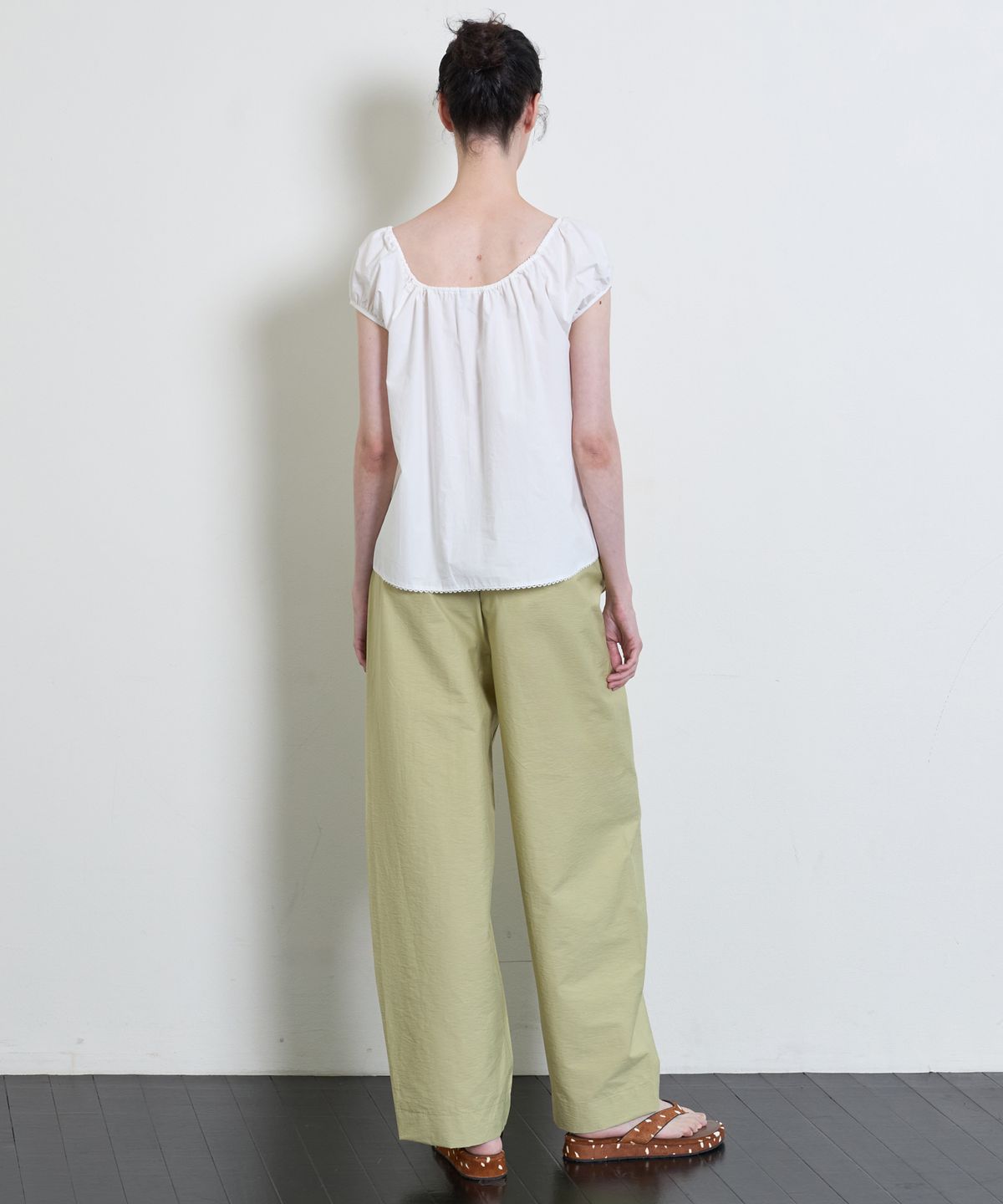 누베르(NUVERE) Scope Pants Lime