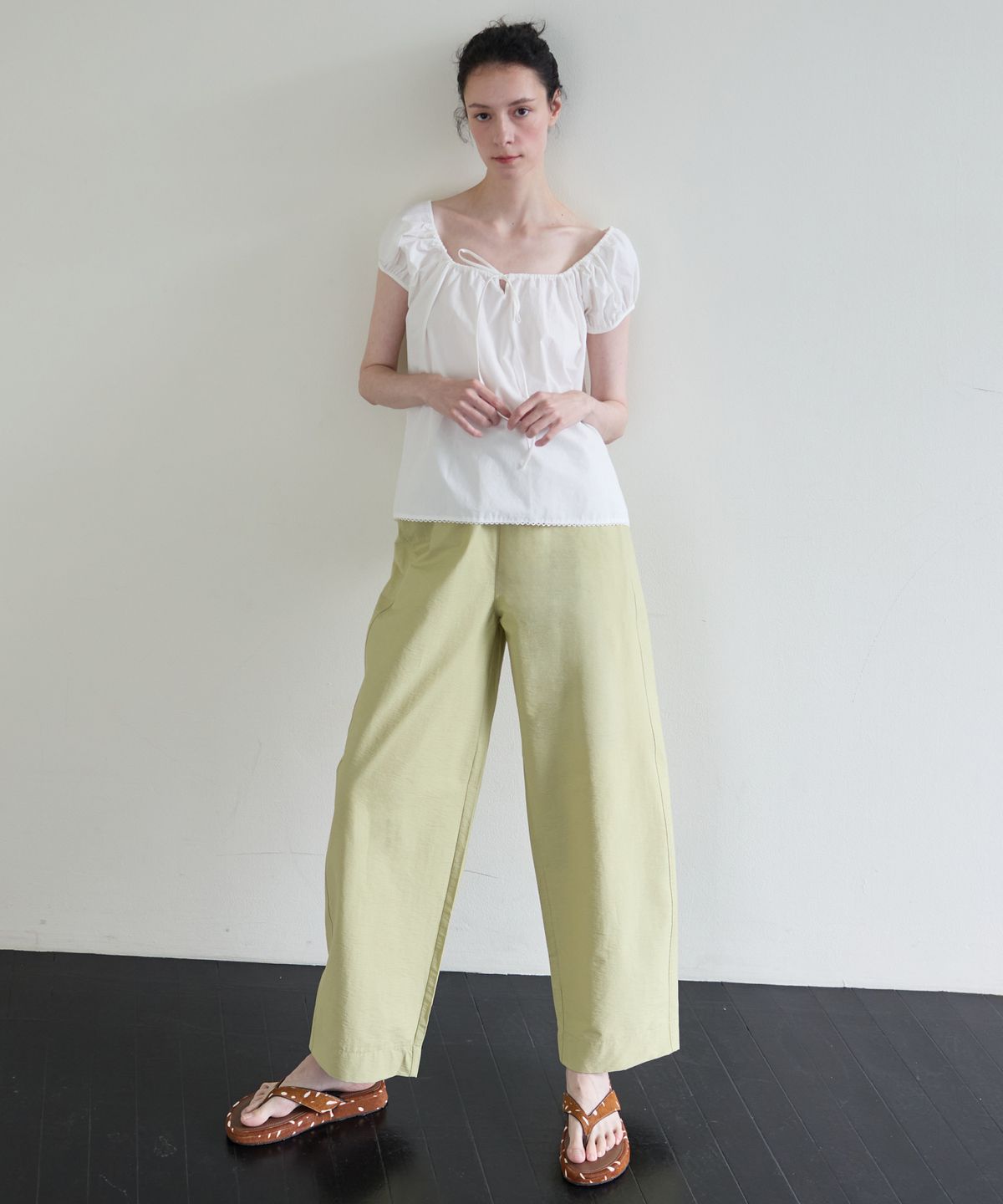 누베르(NUVERE) Scope Pants Lime